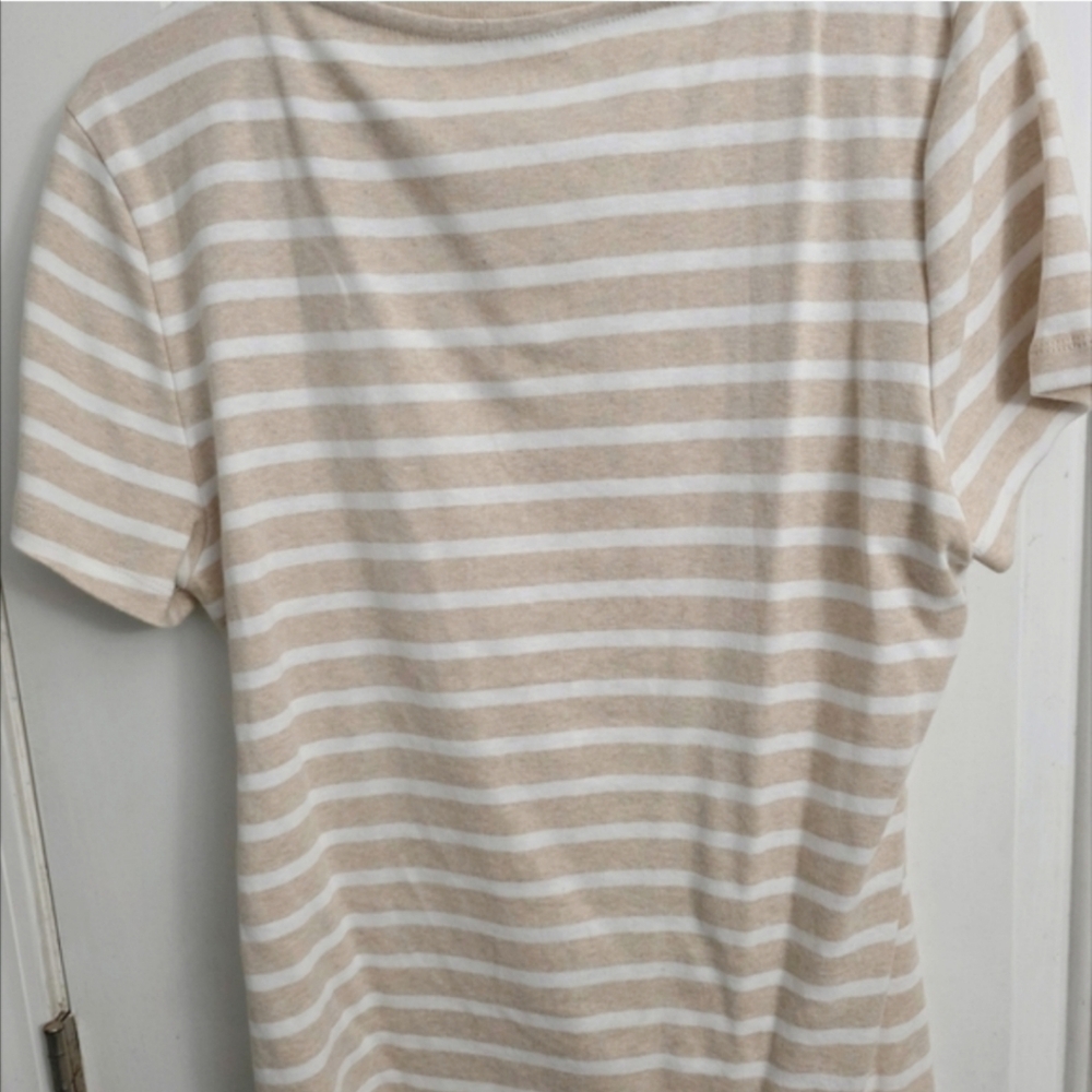 Tommy Hilfiger Women's Beige and White Striped V-Neck Tee - Picture 6 of 6